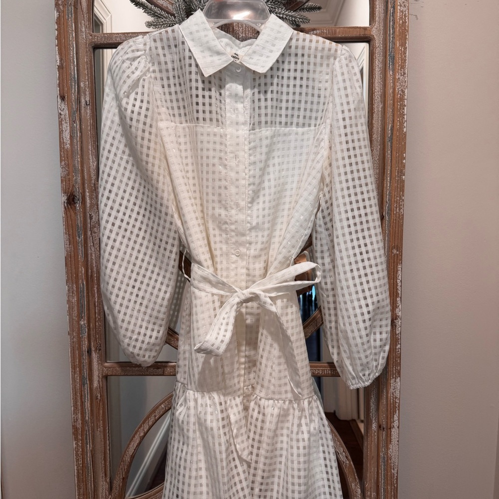 Elegant White Checkered Dress